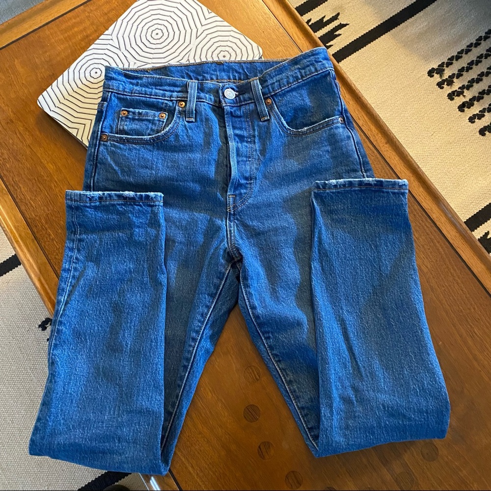 Levi 501 High Waisted Skinny Jeans 25